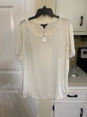 Banana Republic Cream Short-Sleeve Silk-Like Blouse